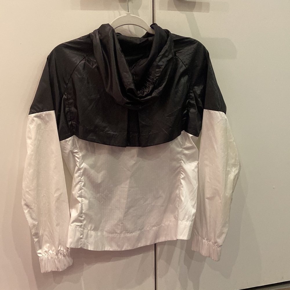 Barely Used, Nike XS Multicolour Wind Jacket - Picture 2 of 4